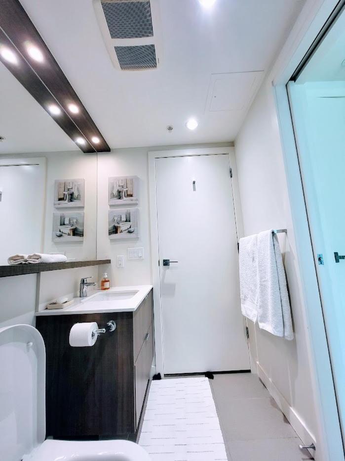 Your Perfect Escape - Modern Landmark Condo In Downtown Calgary - Free Parking- Premium Location Εξωτερικό φωτογραφία