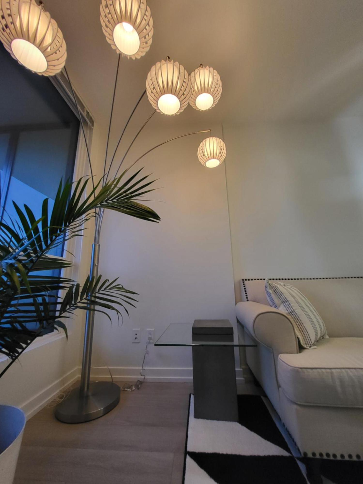 Your Perfect Escape - Modern Landmark Condo In Downtown Calgary - Free Parking- Premium Location Εξωτερικό φωτογραφία