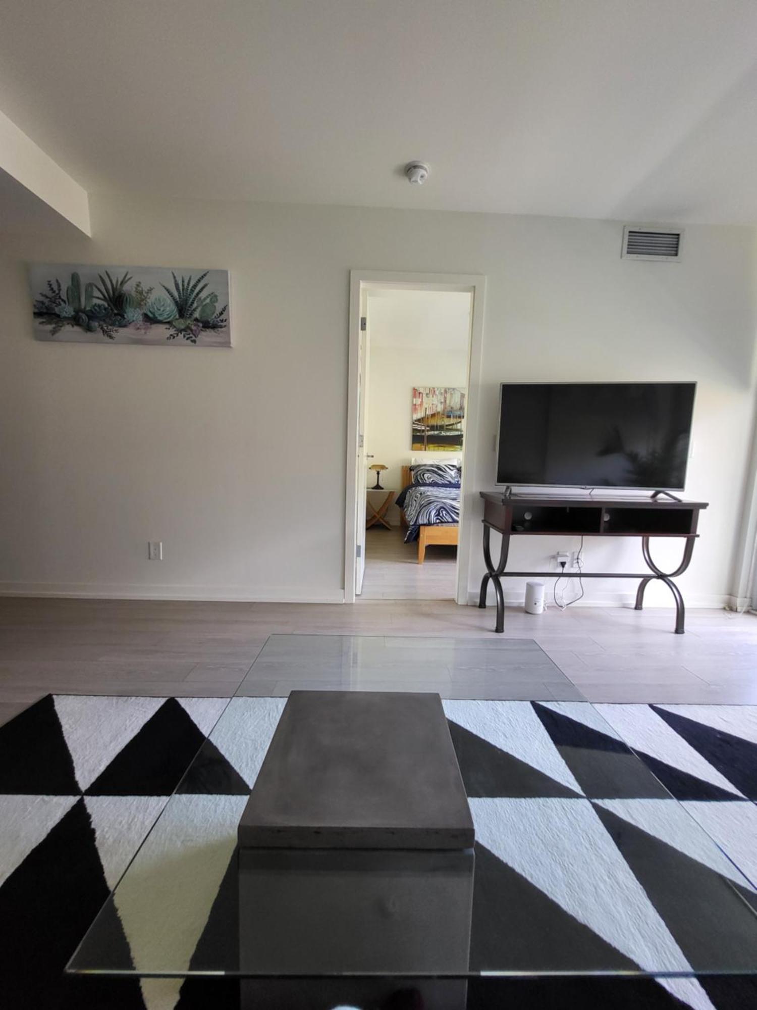Your Perfect Escape - Modern Landmark Condo In Downtown Calgary - Free Parking- Premium Location Εξωτερικό φωτογραφία